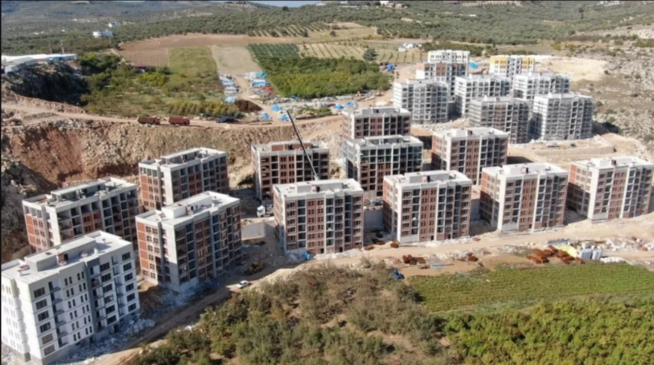 HAYAT/ALTINÖZÜ